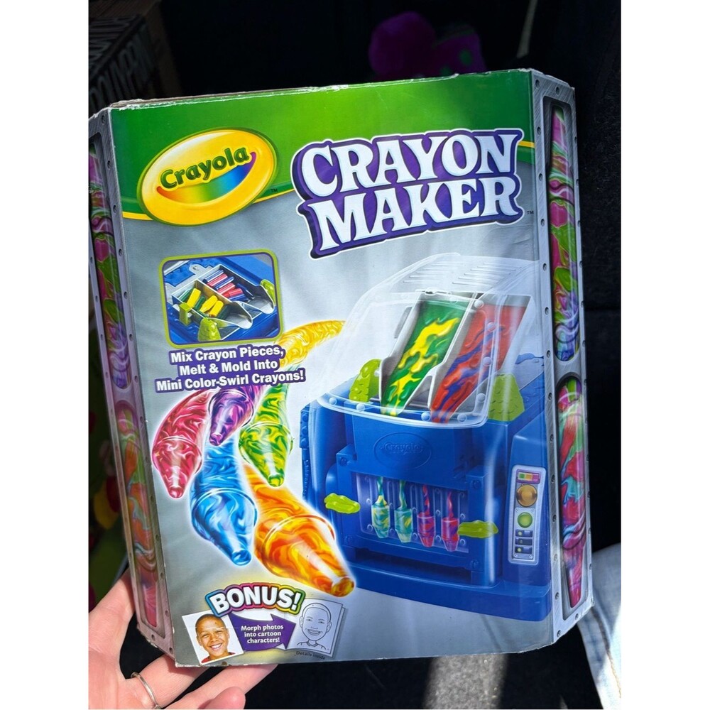 Crayola Crayon Maker Mix & Mold Crayons Color